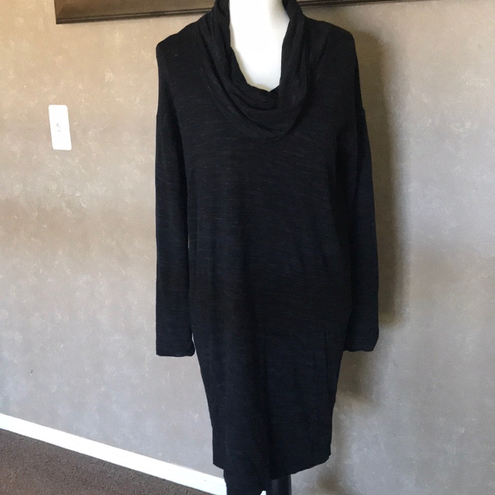 Kenar Cozy Black Cow-neck Dress